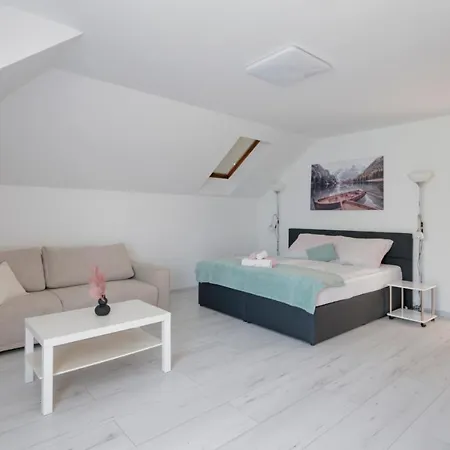 Tara Aparthotel Buk