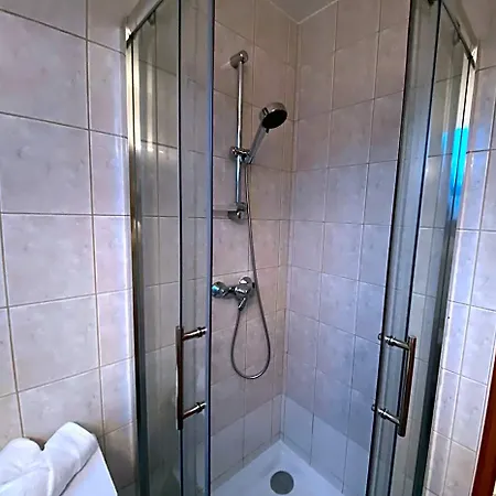 Tara Bük
