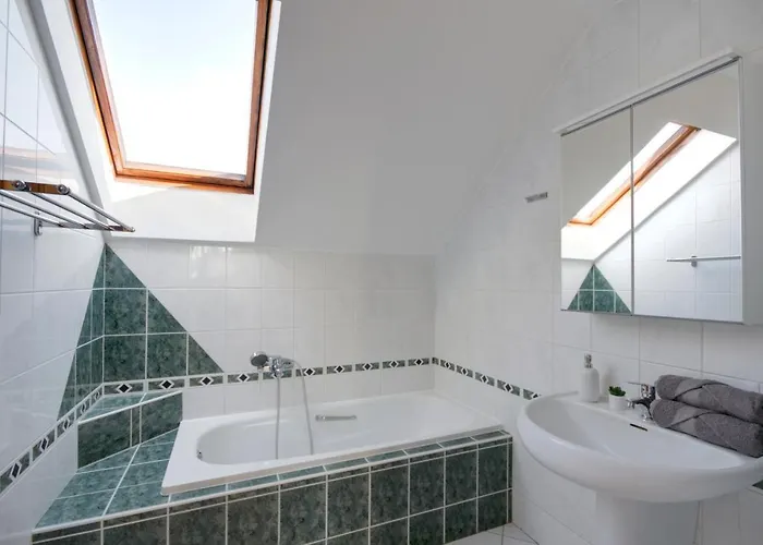 Tara מלון דירות 4*